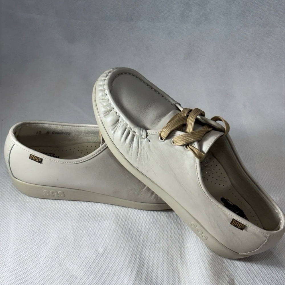 SAS woman  Cream Leather Boat Shoes